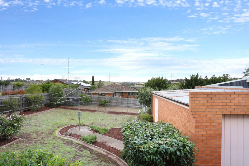 Photo - 22 Ridgeway Avenue, Glenroy VIC 3046 - Image 12