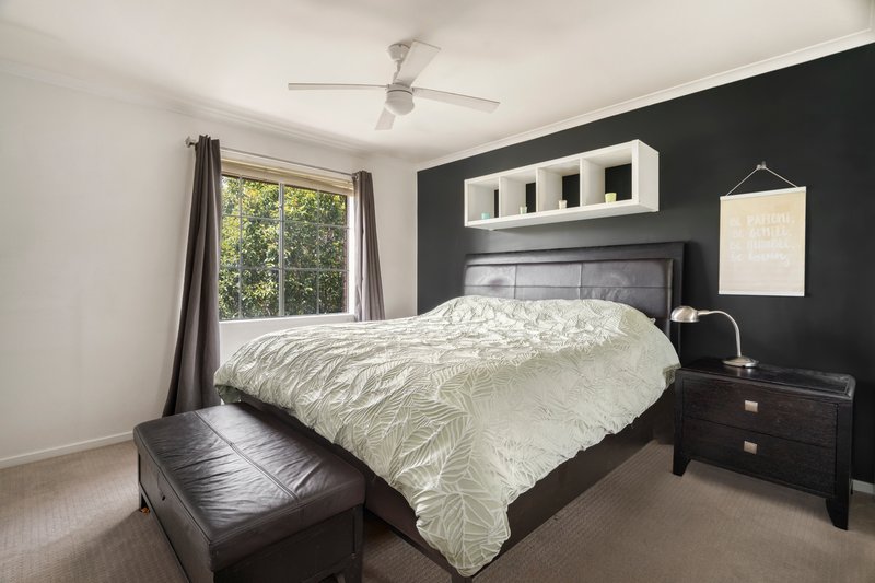 Photo - 22 River Redgum Place, South Morang VIC 3752 - Image 7