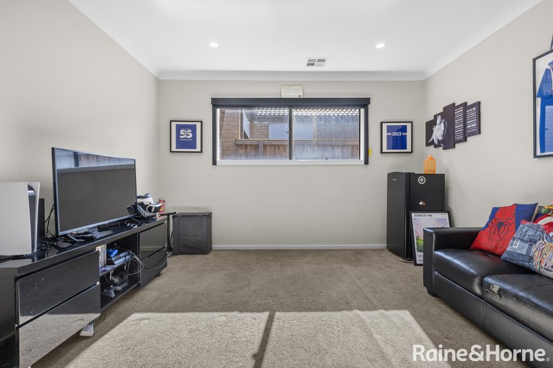 Photo - 22 Riverton Boulevard, Harkness VIC 3337 - Image 9