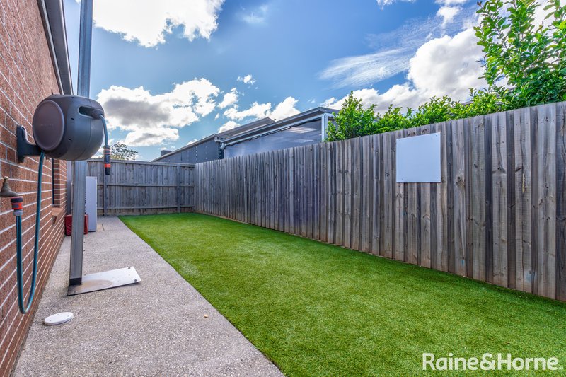 Photo - 22 Riverton Boulevard, Harkness VIC 3337 - Image 15