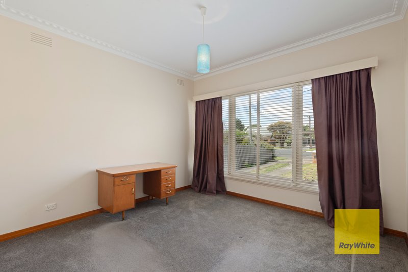 Photo - 22 Roberts Road, Belmont VIC 3216 - Image 6