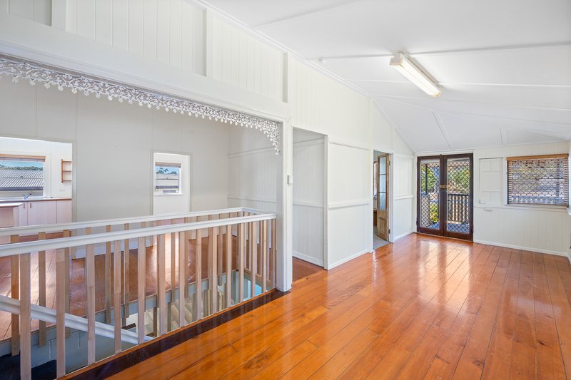 Photo - 22 Roberts Street, South Gladstone QLD 4680 - Image 2