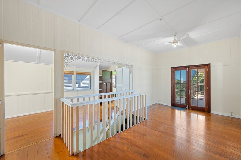 Photo - 22 Roberts Street, South Gladstone QLD 4680 - Image 3