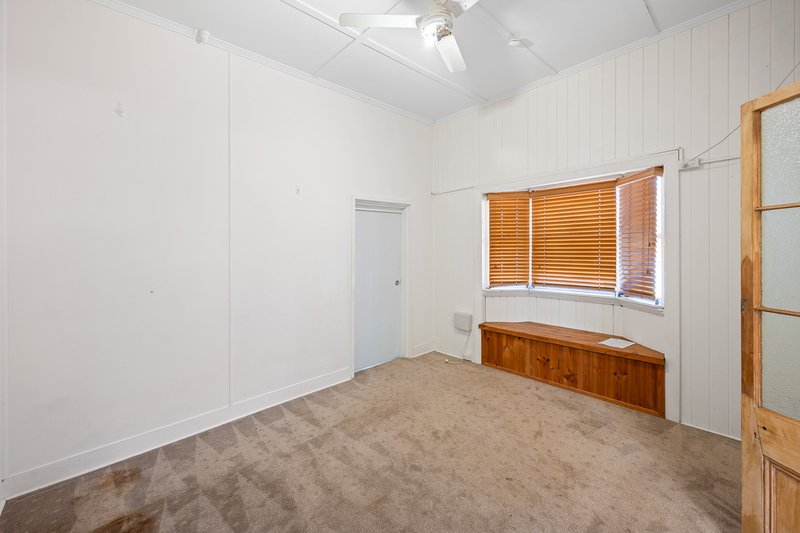 Photo - 22 Roberts Street, South Gladstone QLD 4680 - Image 7