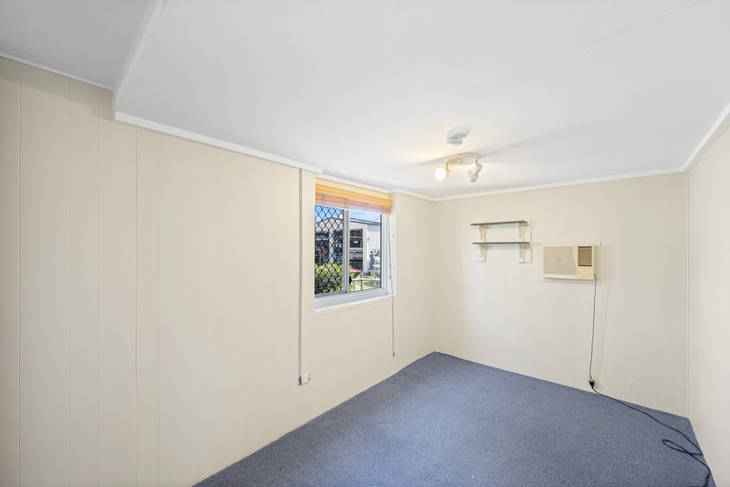 Photo - 22 Roberts Street, South Gladstone QLD 4680 - Image 13