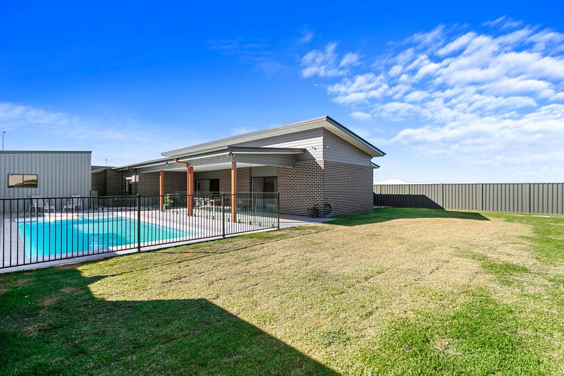 Photo - 22 Rosemary Court, Nikenbah QLD 4655 - Image 25