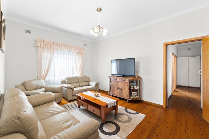 Photo - 22 Roslyn Street, Ashbury NSW 2193 - Image 3