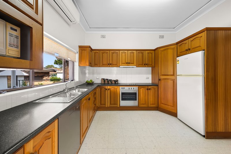 Photo - 22 Roslyn Street, Ashbury NSW 2193 - Image 4