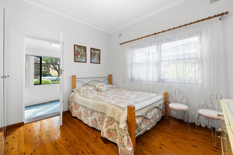 Photo - 22 Roslyn Street, Ashbury NSW 2193 - Image 11