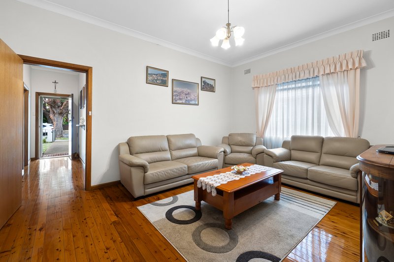 Photo - 22 Roslyn Street, Ashbury NSW 2193 - Image 12