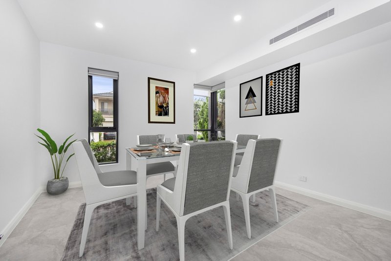 Photo - 22 Roth Street, Casula NSW 2170 - Image 4