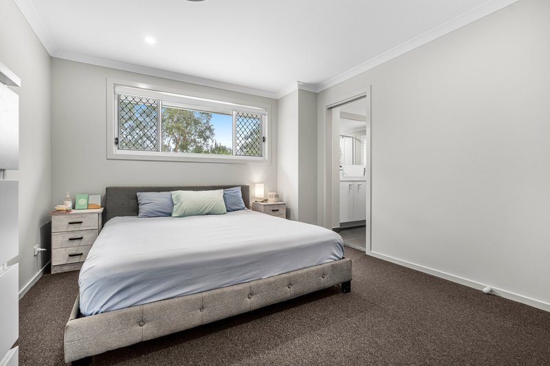 Photo - 22 Ruchi Place, Wynnum West QLD 4178 - Image 3