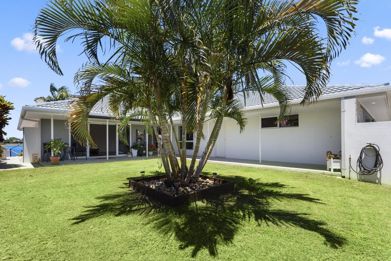 Photo - 22 Rumrunner Street, Mermaid Waters QLD 4218 - Image 12