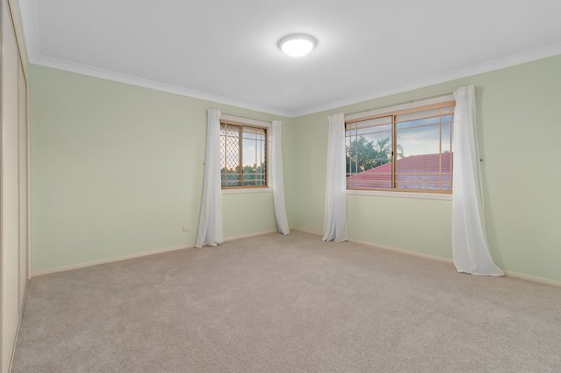 Photo - 22 Rundle Place, Carindale QLD 4152 - Image 15