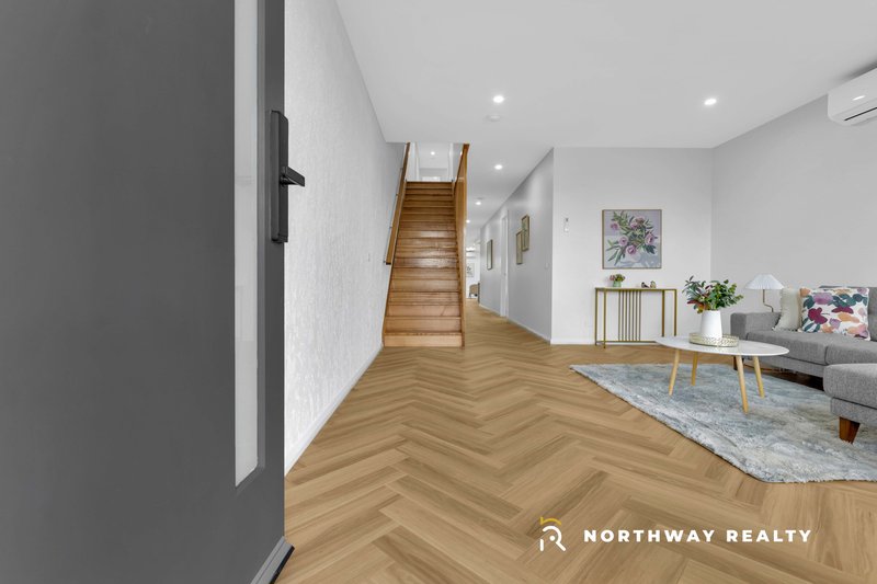 Photo - 22 Ruthven Crescent, Lalor VIC 3075 - Image 2