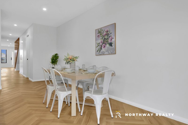 Photo - 22 Ruthven Crescent, Lalor VIC 3075 - Image 5