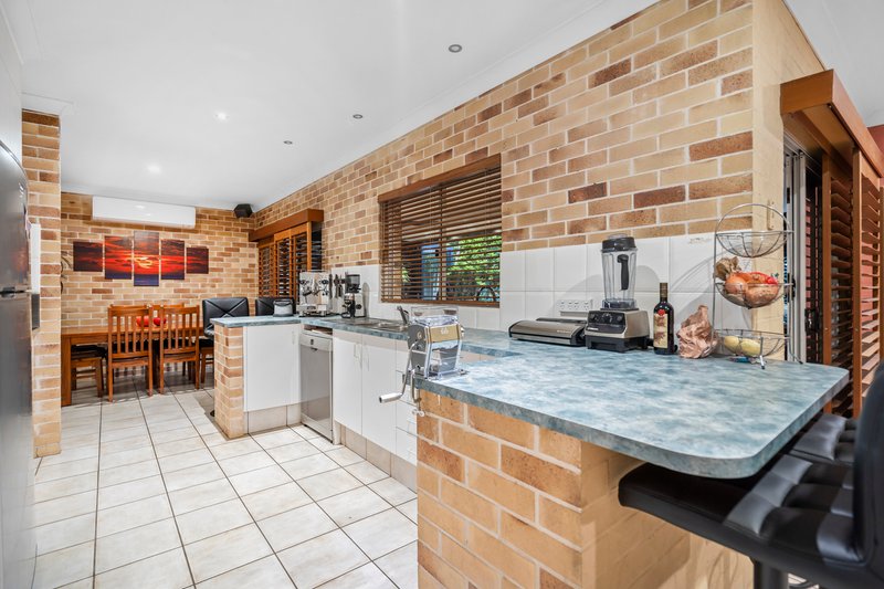 Photo - 22 Saffron Street, Elanora QLD 4221 - Image 18