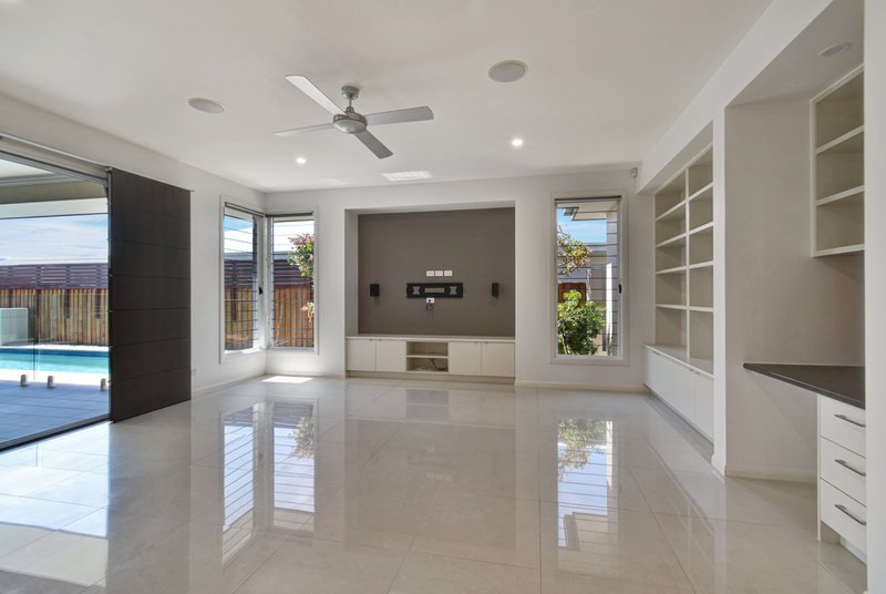 Photo - 22 Saint Pauls Avenue, Pelican Waters QLD 4551 - Image 4