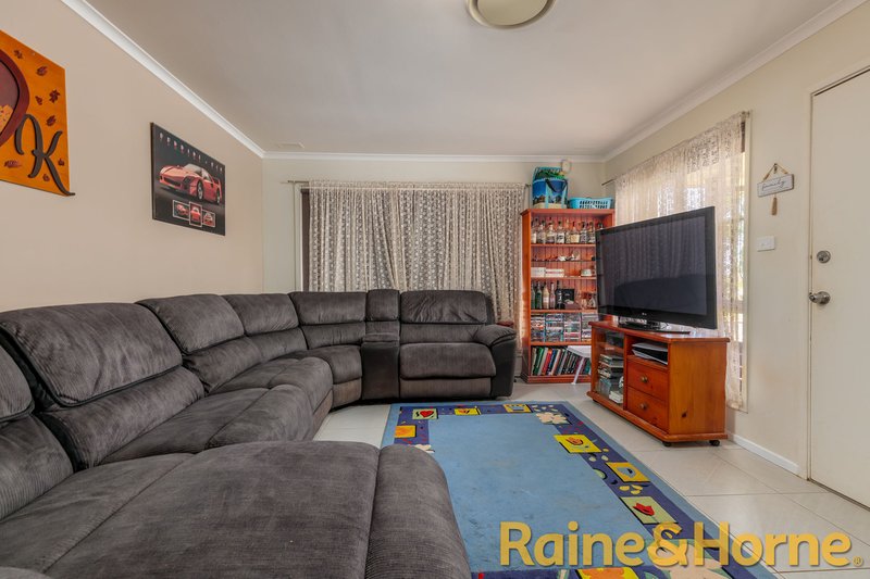 Photo - 22 Salter Drive, Dubbo NSW 2830 - Image 3