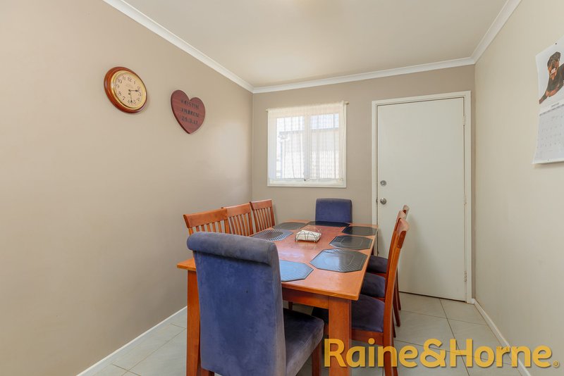 Photo - 22 Salter Drive, Dubbo NSW 2830 - Image 4