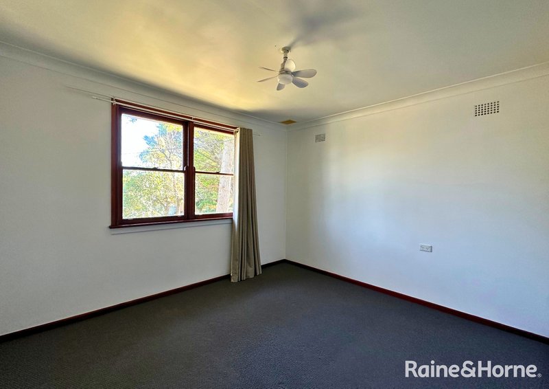 Photo - 22 Sampson Crescent, Bomaderry NSW 2541 - Image 5