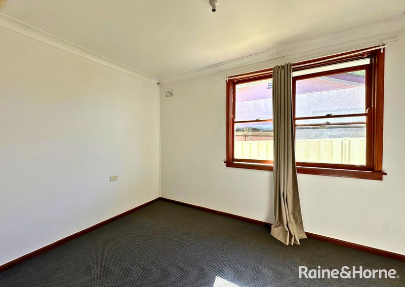 Photo - 22 Sampson Crescent, Bomaderry NSW 2541 - Image 7