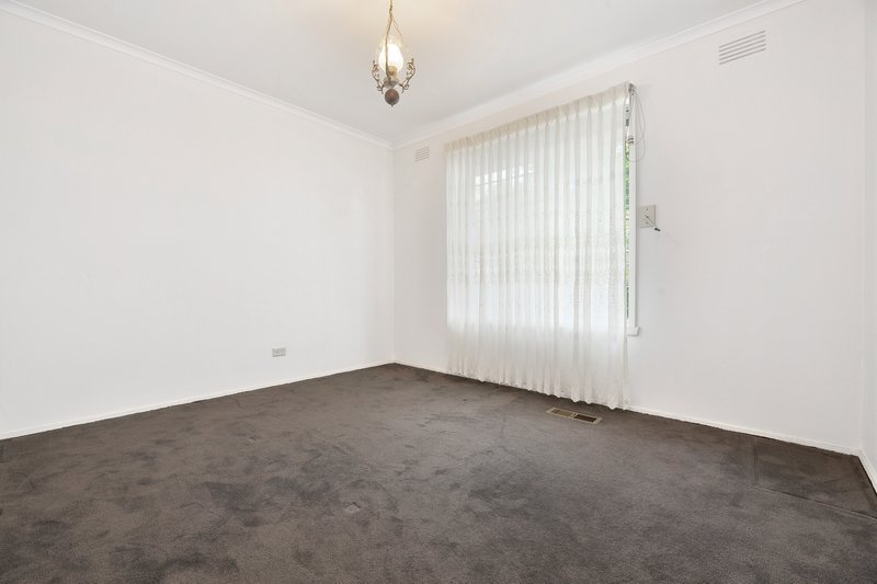 Photo - 22 Samuel Drive, Campbellfield VIC 3061 - Image 12