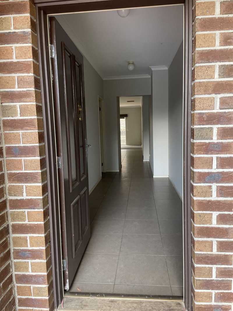 Photo - 22 San Cristobal Pass, Epping VIC 3076 - Image 3