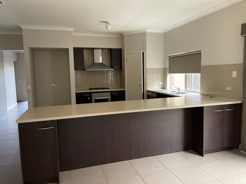 Photo - 22 San Cristobal Pass, Epping VIC 3076 - Image 6