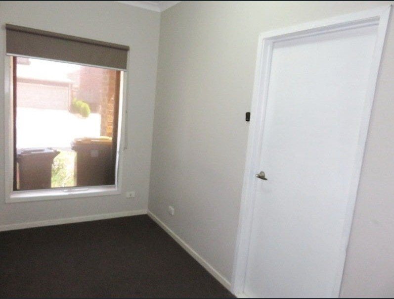 Photo - 22 San Cristobal Pass, Epping VIC 3076 - Image 11