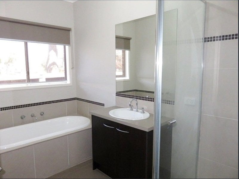 Photo - 22 San Cristobal Pass, Epping VIC 3076 - Image 12