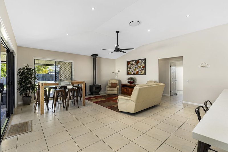 Photo - 22 Sandhurst Place, Brassall QLD 4305 - Image 7