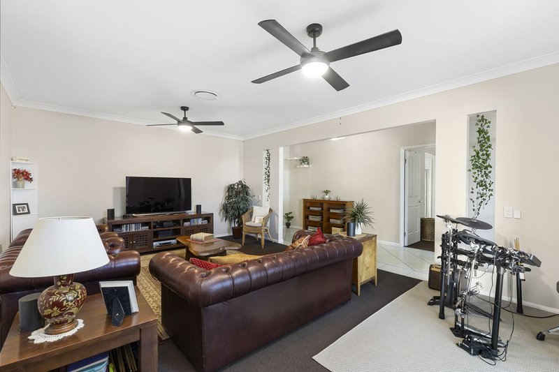 Photo - 22 Sandhurst Place, Brassall QLD 4305 - Image 10