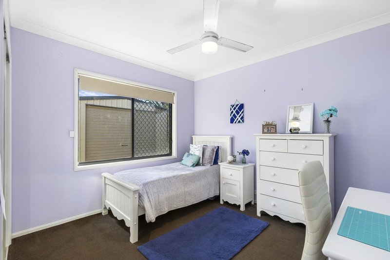 Photo - 22 Sandhurst Place, Brassall QLD 4305 - Image 13