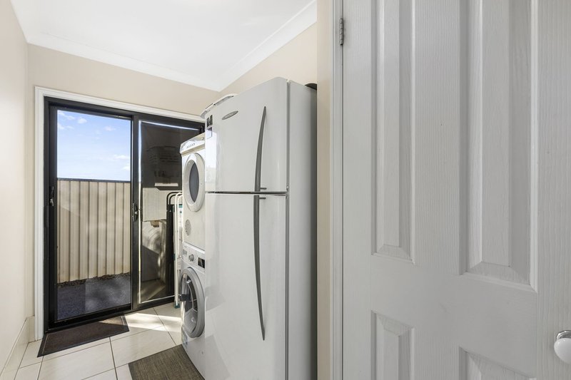 Photo - 22 Sandhurst Place, Brassall QLD 4305 - Image 18