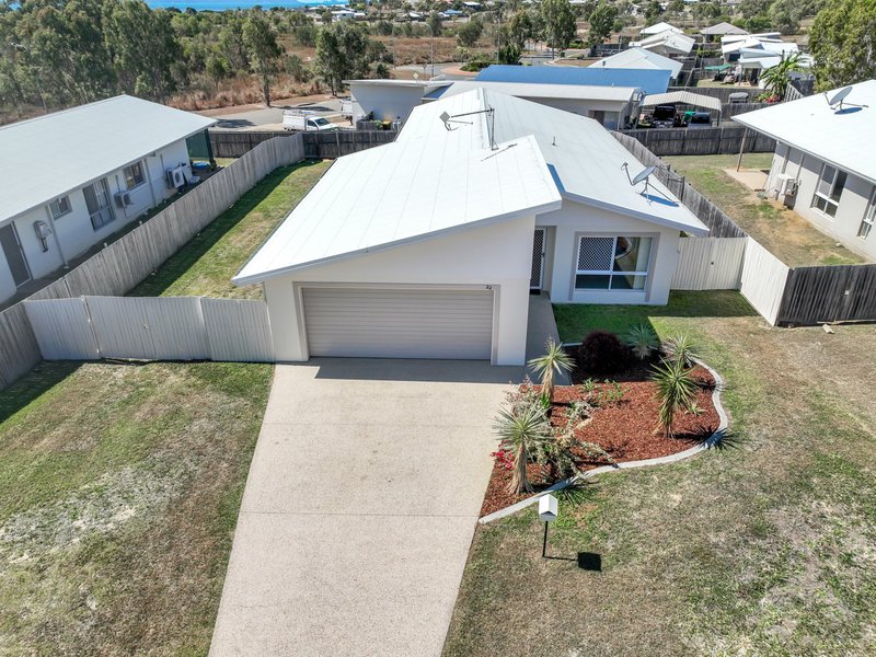 Photo - 22 Sapphire Crescent, Bowen QLD 4805 - Image 2