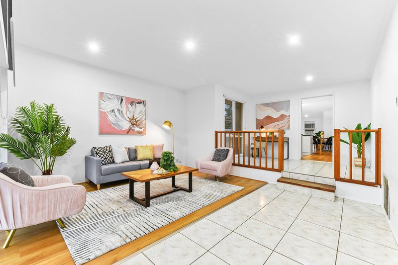 Photo - 22 Sarah Place, Hampton Park VIC 3976 - Image 3