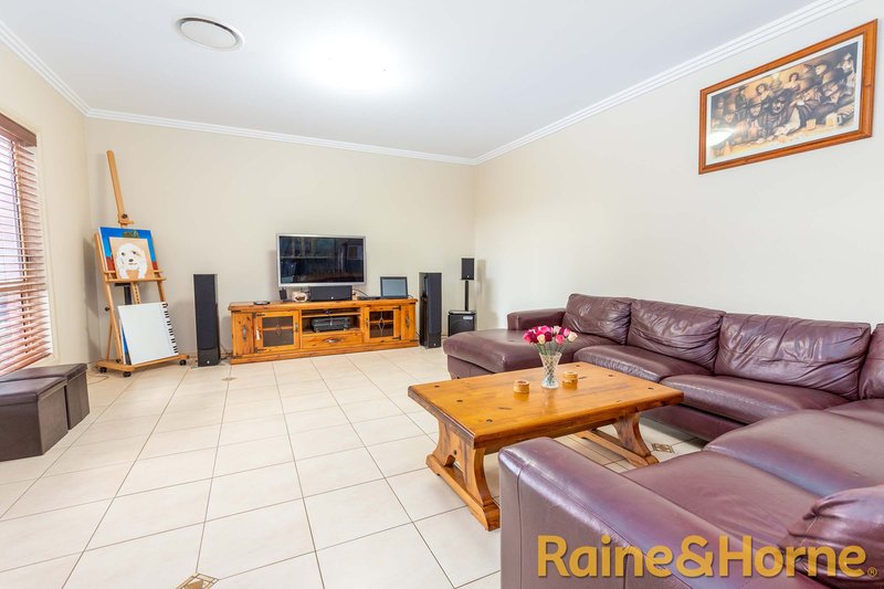 Photo - 22 Savoy Place, Dubbo NSW 2830 - Image 4