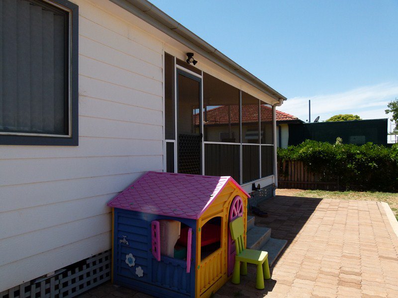 Photo - 22 Scrivener Street, Forbes NSW 2871 - Image 16