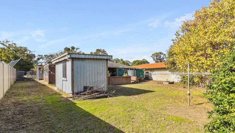 Photo - 22 Seabrooke Avenue, Rockingham WA 6168 - Image 13