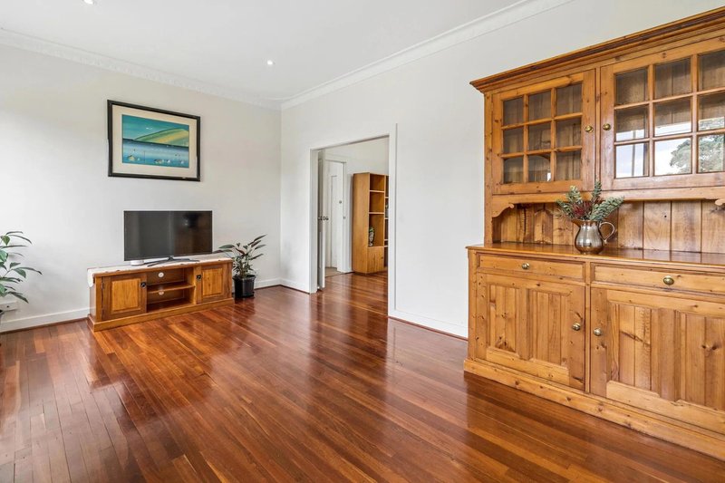Photo - 22 Seacombe Road, Darlington SA 5047 - Image 4