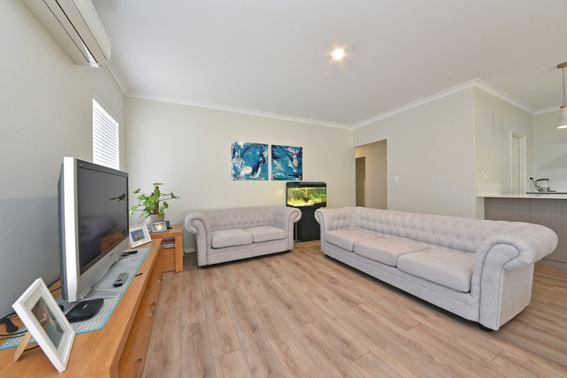 Photo - 22 Seagrass Street, Yanchep WA 6035 - Image 10