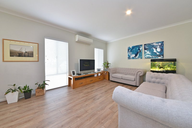 Photo - 22 Seagrass Street, Yanchep WA 6035 - Image 11