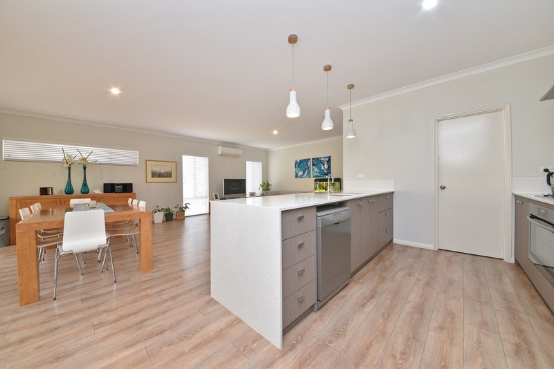 Photo - 22 Seagrass Street, Yanchep WA 6035 - Image 13