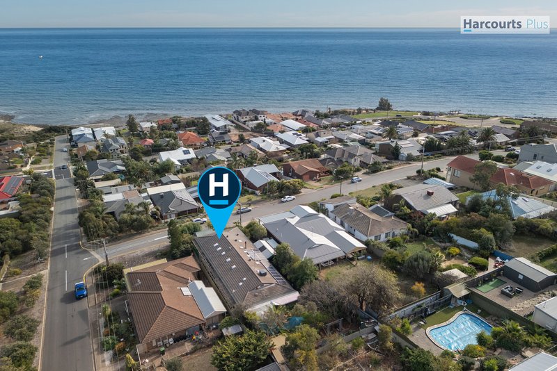 Photo - 22 Seaview Avenue, Hallett Cove SA 5158 - Image 2