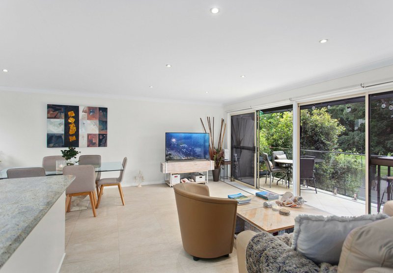 Photo - 2/2 Seaview Street, Cronulla NSW 2230 - Image 3