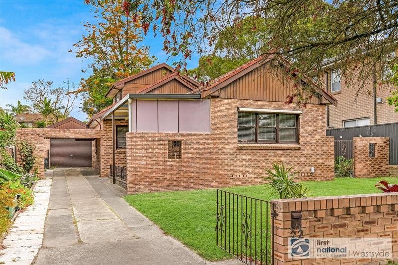 Photo - 22 Second Avenue, Toongabbie NSW 2146 - Image 1