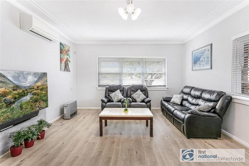 Photo - 22 Second Avenue, Toongabbie NSW 2146 - Image 2