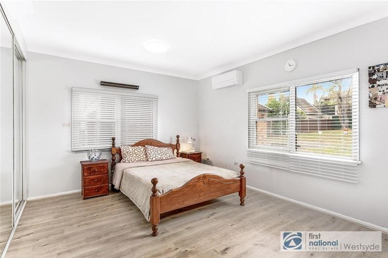 Photo - 22 Second Avenue, Toongabbie NSW 2146 - Image 5