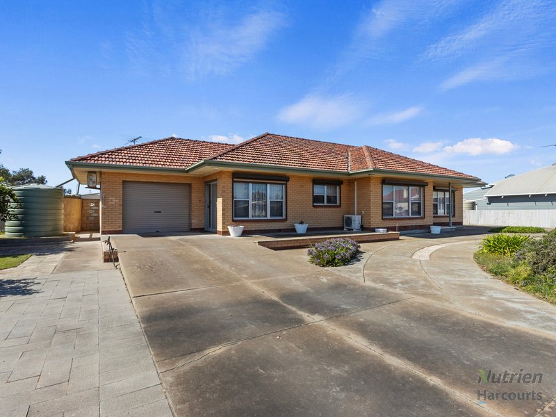 Photo - 22 Second Street, Minlaton SA 5575 - Image 2